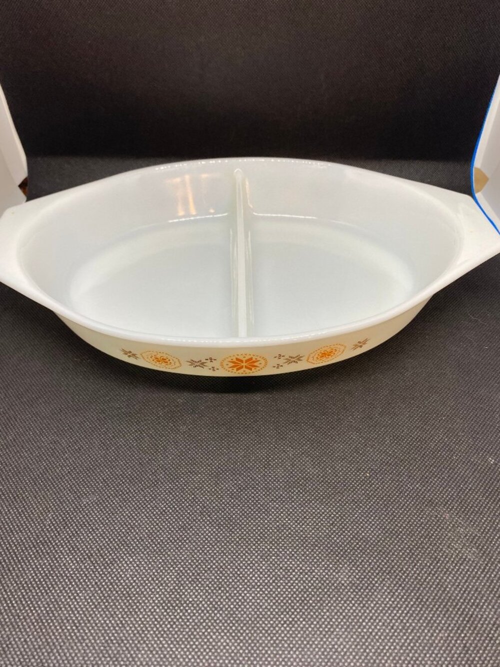 Pyrex Oval Divided Ovenware Town N Country Design 1 1/2 QT